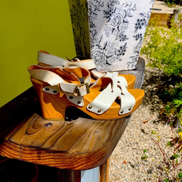 Kork Shoes - Bone-color platform sandals
